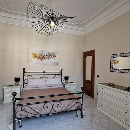Apartamento Casa In Centro Ventimiglia Exterior foto